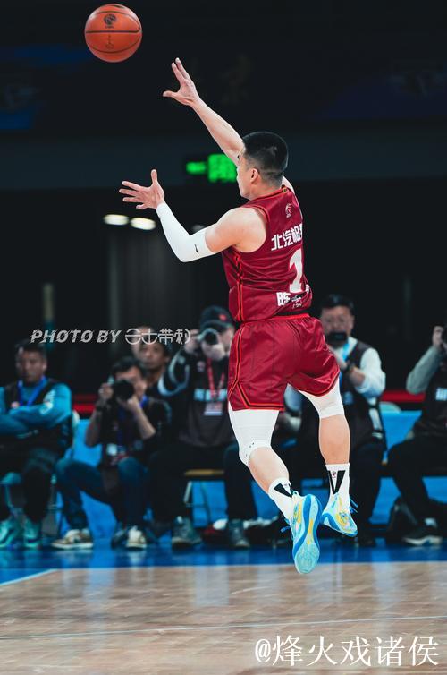 媒体人：世预赛下个窗口期，中国男篮要想想怎么防守陈盈骏