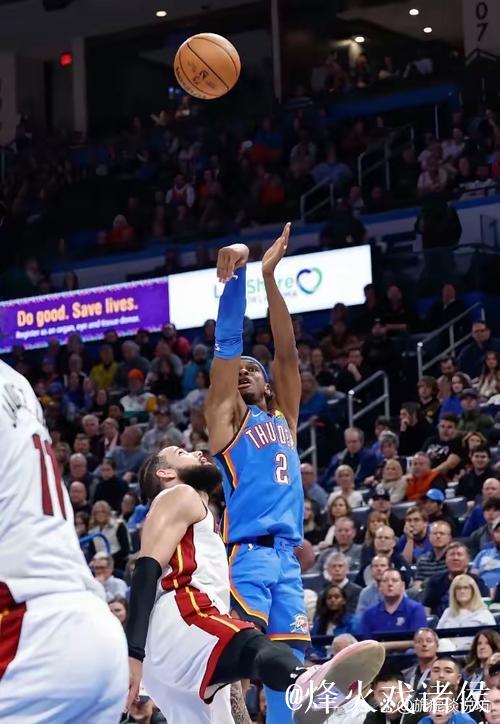 乔治29分率76人终结黄蜂6连胜 雷霆全队爆发战胜爵士 乔治29分率76人终结黄蜂6连胜 雷霆全队爆发战胜爵士